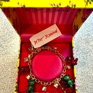 New with tag Betsey Johnson Candyland Gummy Bear Christmas Charm Bracelet